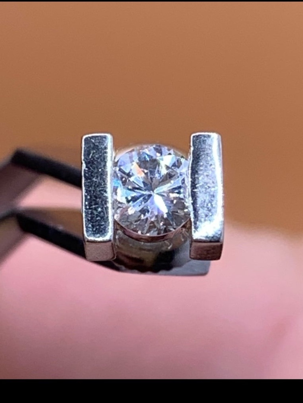 14k white gold diamond Stud Earrings - Modern Bar Setting